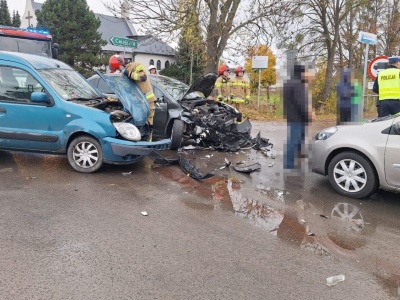 Trzy samochody zderzyły się w Starym Pożogu. Sprawczyni ukarana mandatem