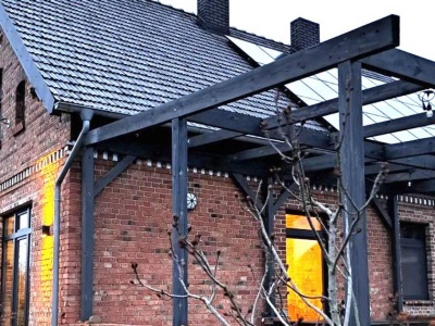 Paweł i Ewa kupili stuletni dom z cegły. Skusiła ich korzystna cena