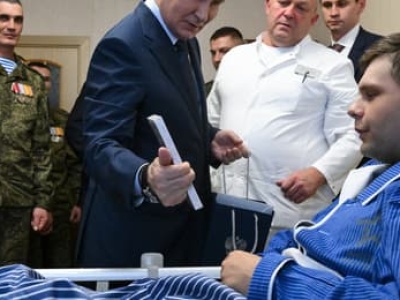 Putin z Posejdonem. Trwa licytacja z Trumpem na broń jądrową