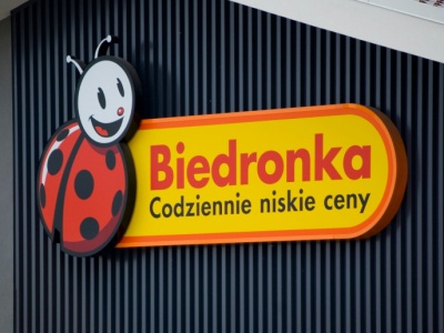 Biedronka wychodzi na ulicę. Tym razem nie chodzi o zakupy spożywcze