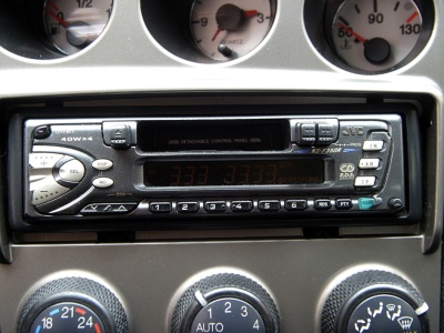 Jak połączyć stare radio ze smartfonem? Patenty, które naprawdę działają