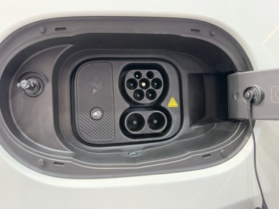 W 2030 roku mamy mieć 86 949 punktów ładowania, 8x tyle, co dziś. W tym 2 609 punktów o mocy 150+ kW