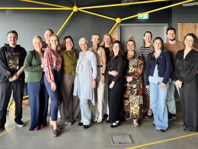 Mentoring w coworkingu Brain Embassy: benefit, który realnie zmienia ścieżki kariery