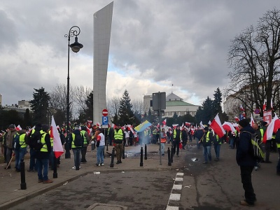Rolnicy wyjdą na ulice. Zapalą znicze pod ministerstwem