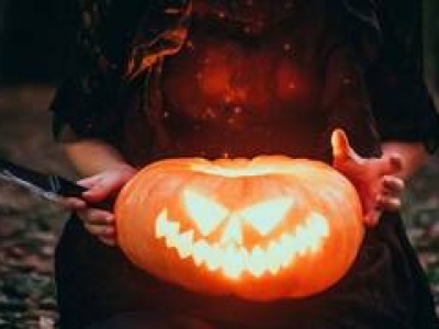 Wrocławska policja apeluje przed Halloween: „Nie niszczcie cudzej własności”