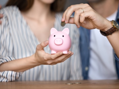 Budowanie poduszki bezpieczeństwa finansowego – słaba strona polskich rodziców. Badanie