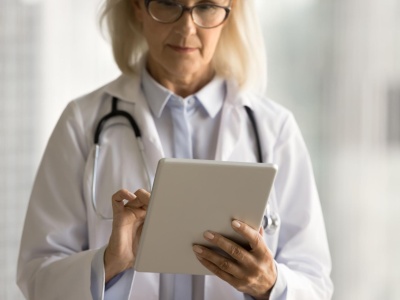 Ministerstwo Zdrowia dyskutuje zmiany w płacach lekarzy