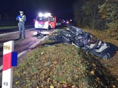 Nagle zjechał na przeciwległy pas ruchu. Trzy osoby ciężko ranne, lądował LPR