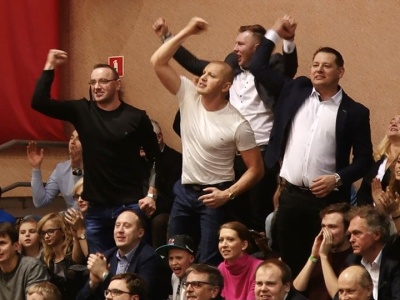 Ostrów daje kasę dla koszykarzy. Czy Ostrów naprawdę stać na takie gesty?