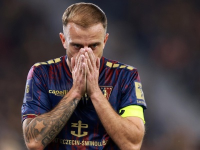 Emocje w Warszawie! Grosicki strzela Legii i patrzy w niebo. Zadedykował bramkę zmarłej babci