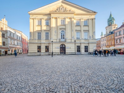 Ponad pół roku bez mrożenia cen energii. Tak radzą sobie samorządy