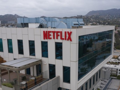 Netflix rozważa złożenie oferty przejęcia części Warner Bros. Discovery