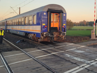 Tragiczny wypadek na przejeździe kolejowym. Jedna osoba nie żyje