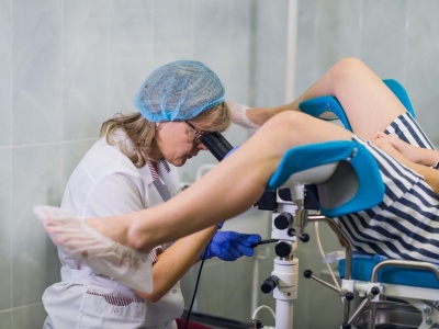 Wstyd, lęk przed bólem, niepewność. Co piąta młoda Polka nigdy nie była u ginekologa