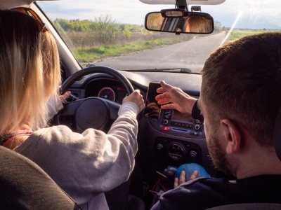 Nowe przepisy od 2026 roku. Zdobycie prawa jazdy będzie prostsze i tańsze