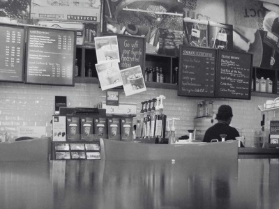 Słynna sieciówka chwali się sukcesami strategii naprawczej. Jednak akcje dalej nurkują. Tuszowanie kryzysu?