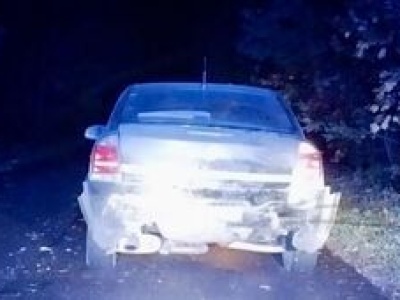 Z promilami za kierownicą zakończył jazdę na tylnym zderzaku innego auta