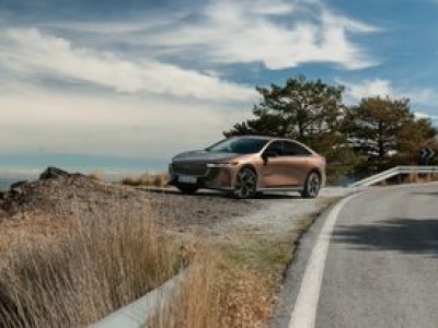 Pierwsza jazda: Mazda 6e - takiego wnętrza nikt się nie spodziewał