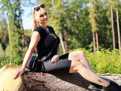 Ela Kliś zaskakuje coverem pt. „Z daleka kocham Cię”