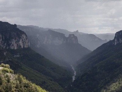 Cudem przeżył upadek z urwiska. Ratunkiem okazała się torba na zakupy