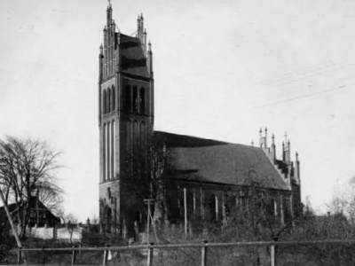 Dawno temu w Elblągu... Do końca zbliżała się budowa kościoła na Zawadzie