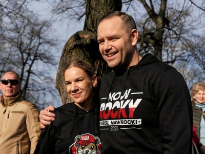 Wszyscy tracą, tylko ten polityk zyskuje zaufanie Polaków. Zaskakująca zmiana na podium