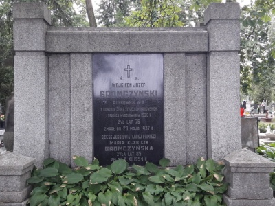 Wojenny bohater Włocławka - bohaterem kwesty. Zbiórka na remont grobu płk. Gromczyńskiego