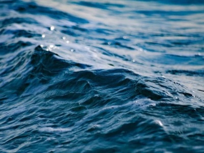 Bałtyk wyrzucił na brzeg fragmenty wojskowego drona