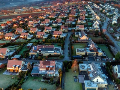 Ceny domów są zaporowe, ale kupujący mają na to sposób