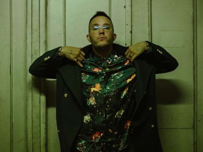 Ten Typ Mes nazywa Tedego „resortową córeczką”