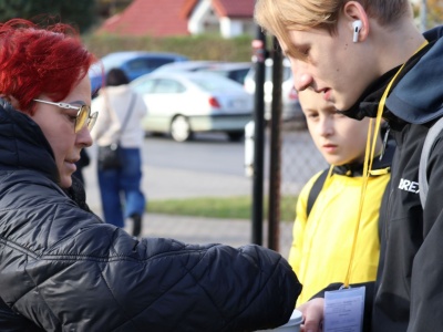 Świąteczna kwesta na cmentarzu w Kołobrzegu