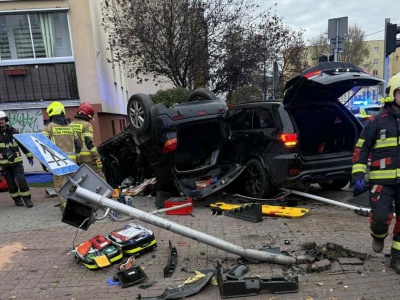 Poważny wypadek w Pruszkowie 1 listopada. Są ranni, w tym dzieci