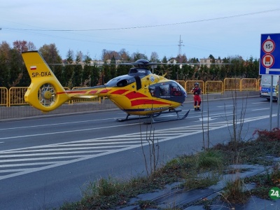 Z ostatniej chwili: Wbiegła przed nadjeżdżające auto. Wezwano śmigłowiec LPR – foto