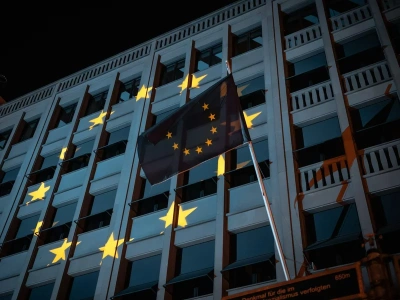 Gigantyczna liczba unijnych biurokratów. Polski dziennikarz ma propozycję