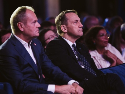 Czy Polacy chcą nowego premiera? Sikorski mógłby zmienić Tuska