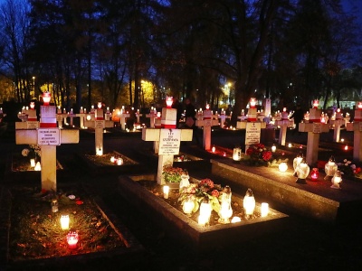 Społecznicy pamiętają o bohaterach z przeszłości