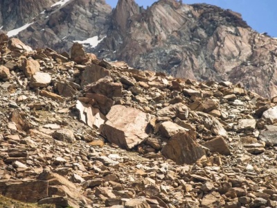 Osunięcie ziemi zabiło co najmniej 21 osób