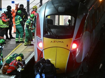 Atak nożowników w brytyjskim pociągu. 