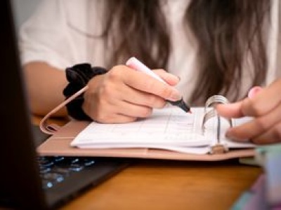 Fala zwolnień w Krakowie. Duża korporacja drugi raz zgłasza grupowe