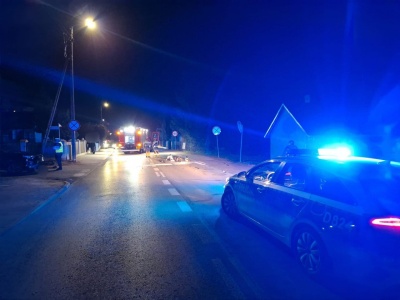 Poważny wypadek w pobliżu cmentarza. Śmigłowiec przetransportował 14-latka do szpitala