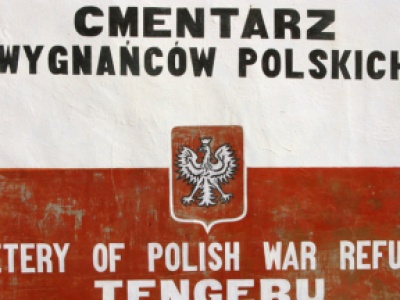 Studenci z Krakowa odnawiają polskie cmentarze w Afryce