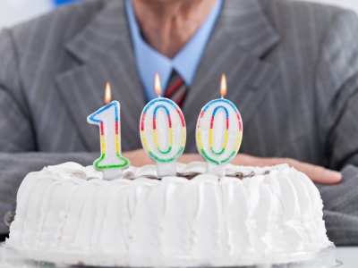 Koniec epoki długowieczności. Naukowcy: te roczniki nie dożyją już 100 lat