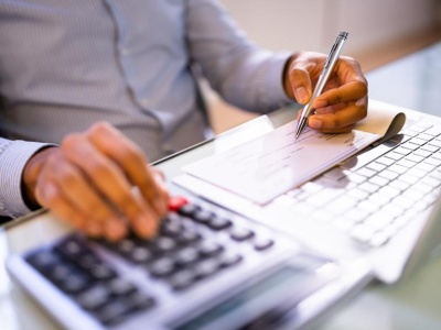 Zagraniczna firma w KSeF? Jeśli ma w Polsce biuro i ludzi