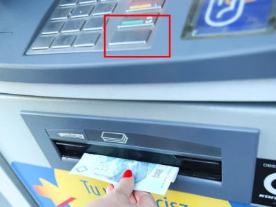 Jak rozpoznać fałszywy bankomat? Podpowiadamy, na co trzeba zwracać uwagę. Ważny jest jeden szczegół