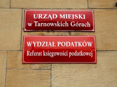 Samorządy skrupulatnie liczą koszty. Ale racjonalne decyzje nie zawsze są najtańsze