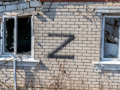 Wyciął nożem znak „Z” na czole jeńca. SBU znalazła sprawcę