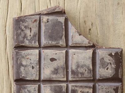 Co to za biały nalot na czekoladzie? Naukowcy odkryli, dlaczego tak się dzieje