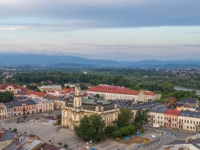 Nowy Sącz: Ratusz pod presją! Radni chcą wyjaśnień w sprawie afery Handzla i Bochenka