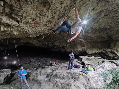 Kevin Lindlau powtarza Teleìos D16+