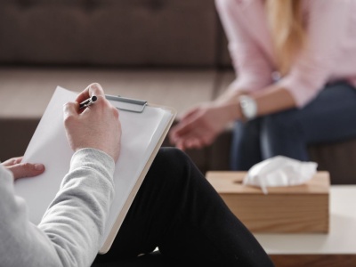 Od 13,5 tys. zł brutto za rozmowę, zrozumienie i wsparcie. Nie każdy się do tego nadaje